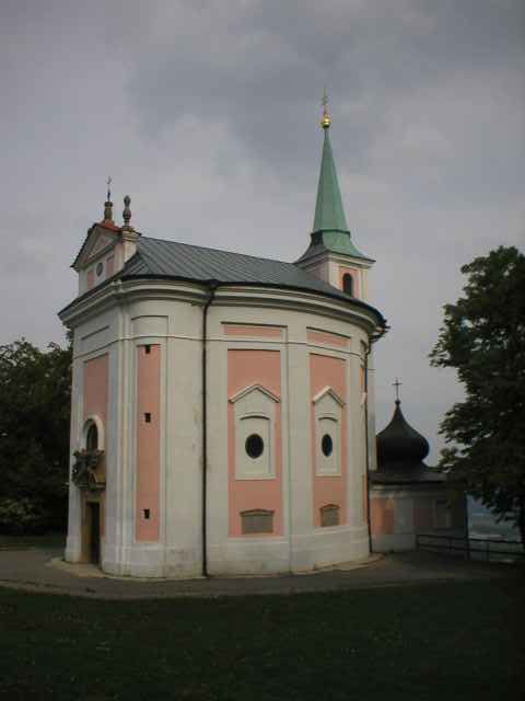 kostel na Skalce pohled z boku