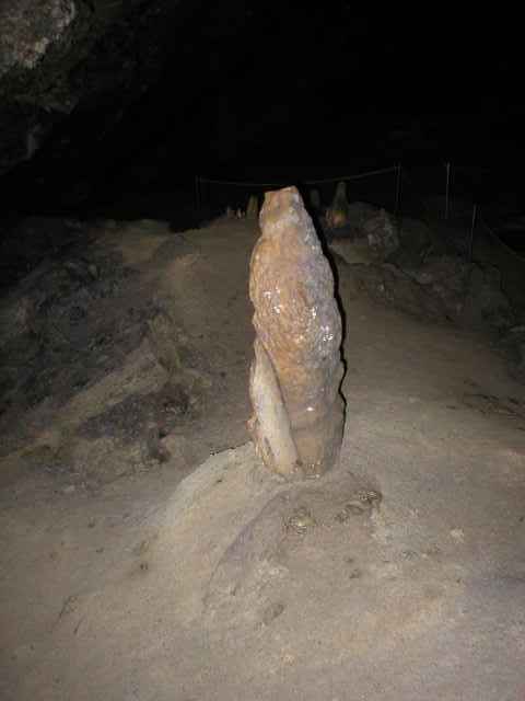 Zl� diera, stalagmit Poustevn�k
