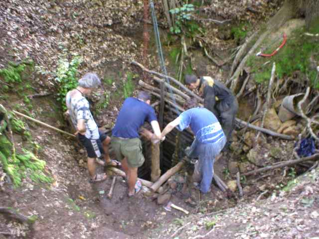 Trojsk� ponor, Kleof�, Pavouk, D�or� a Jirka pom�haj� slovy