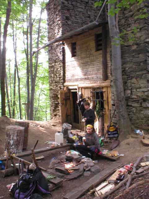 ba�ta zbl�zka s mal�m ohni�t�m