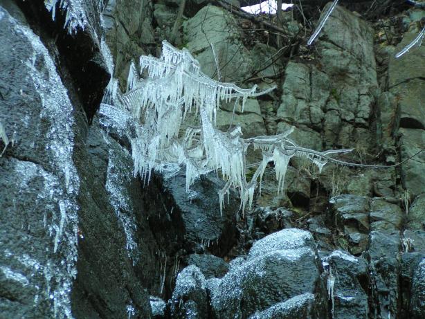 ledov� lemov�n� ke�e u vodop�du