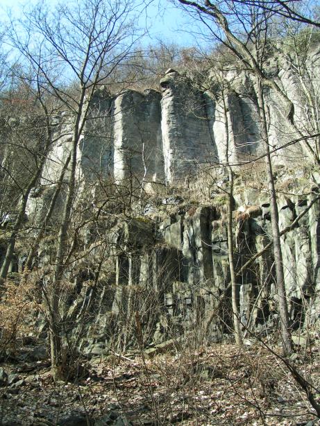 sk�ly kousek od Podle��nsk�ho vodop�du