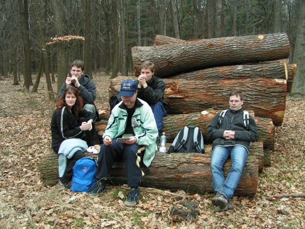 obd na kldch - nahoe: Mraky, Drakkan; dole:  Nichte, Vizi, Pikot